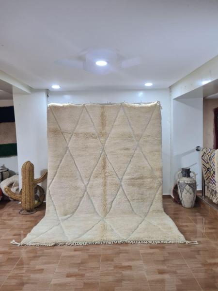 White Hafeez Marokkaans handgemaakt tapijt